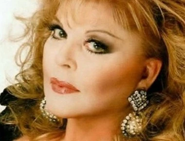 «Λύθηκε» το μυστήριο του «παίδαρου» της Ρίτας Σακελλαρίου - Οι κρυφές συναντήσεις με τον Ανδρέα Παπανδρέου στο Καστρί